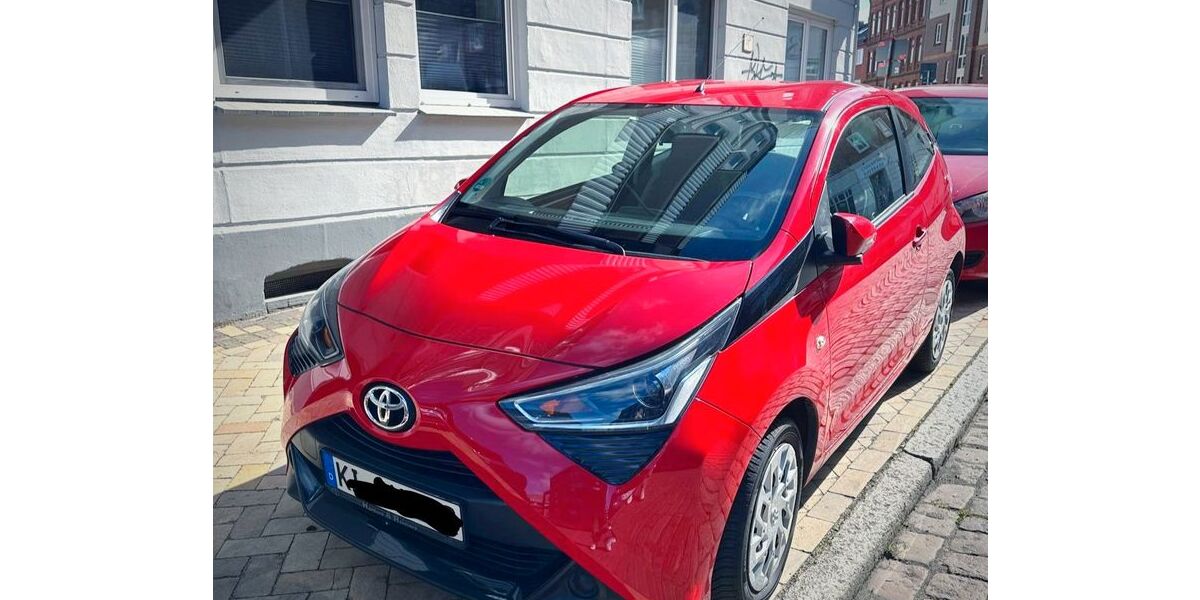 Toyota Aygo (X) 129.000 km 5.899 &euro; Kiel 24114