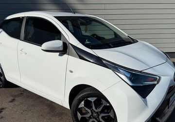 Toyota Aygo (X) 96.394 km 9.400 &euro; Neumünster 24536