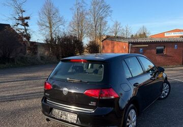 VW Golf 157.000 km 7.500 &euro; Großharrie 24625