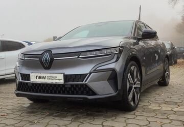 Renault Megane E-TECH 14.700 km 33.980 &euro; Bornhöved 24619