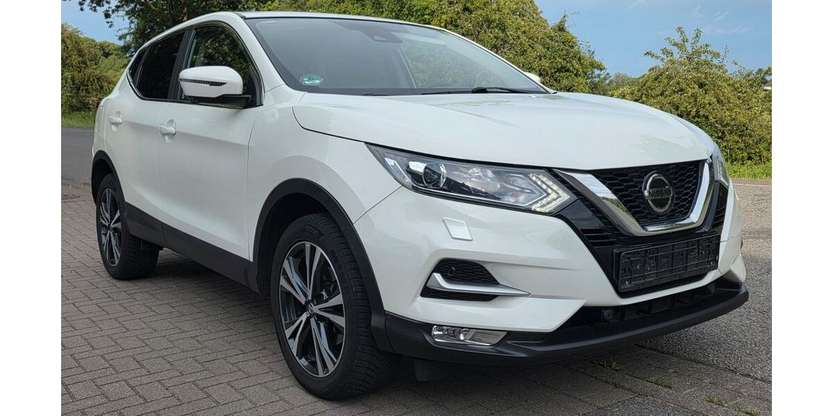 Nissan Qashqai 72.079 km 14.899 &euro; Osdorf 24251