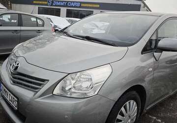 Toyota Verso 174.000 km 5.799 &euro; Kiel 24145
