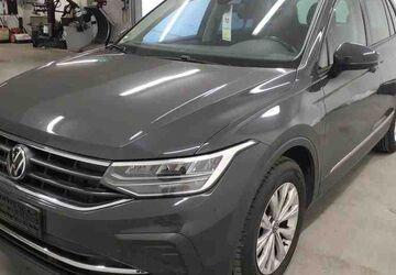 VW Tiguan 91.500 km 22.980 &euro; Neumünster 24537