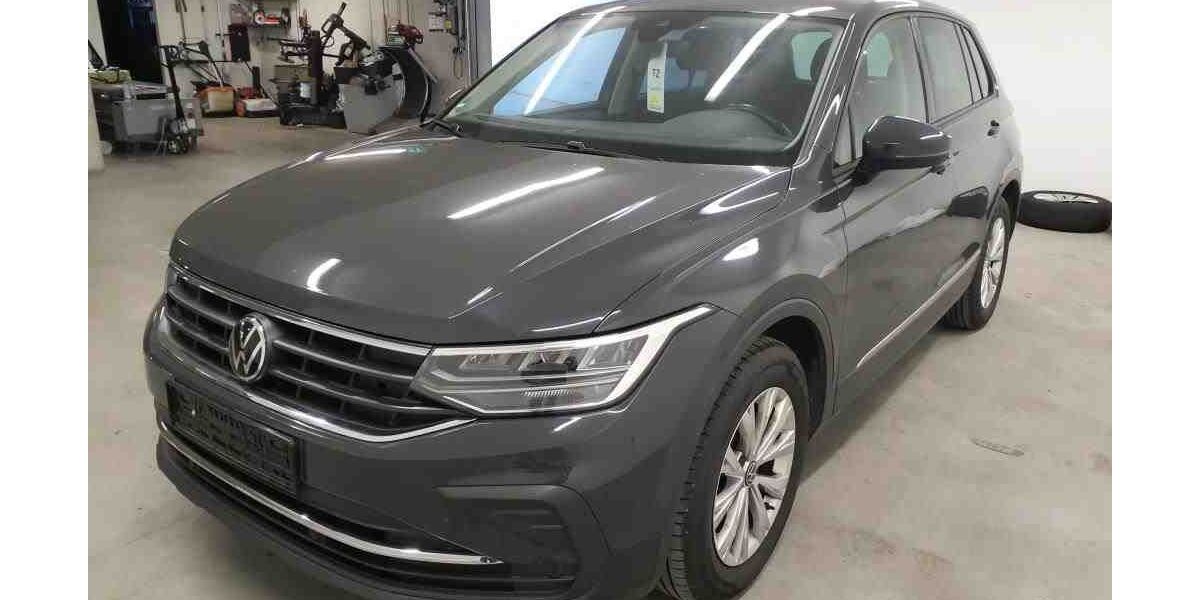 VW Tiguan 91.500 km 22.980 &euro; Neumünster 24537