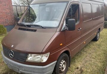 Mercedes-Benz Sprinter 277.357 km 7.500 &euro; Kiel 24109