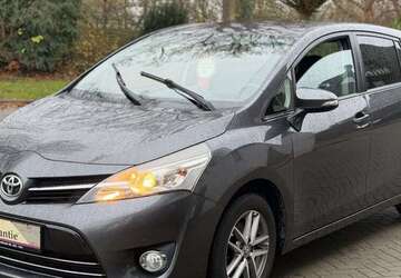 Toyota Verso 121.410 km 11.990 &euro; Kiel 24107