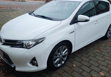 Toyota Auris 113.500 km 11.900 &euro; Neumünster 24539