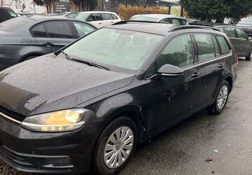 VW Golf 296.543 km 5.380 &euro; Kiel 24113