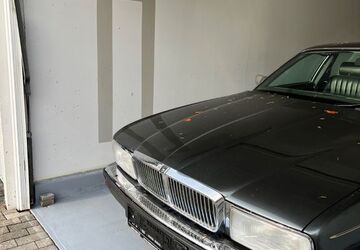 Jaguar XJ40 189.000 km 8.600 &euro; Kiel 24106