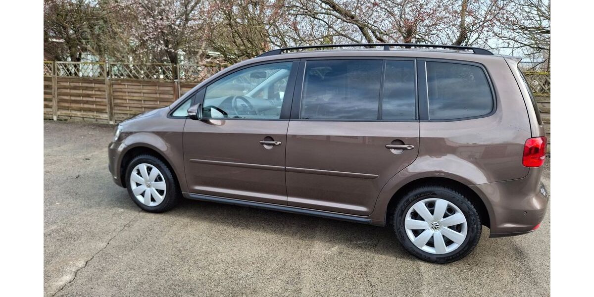 VW Touran 197.283 km 9.999 &euro; Wisch 24217