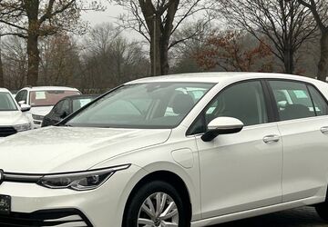 VW Golf 27.661 km 22.980 &euro; Neumünster 24537