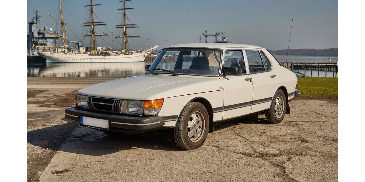 Saab 900 45.000 km 18.000 &euro; Kiel 24105