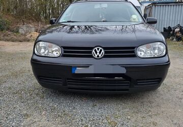 VW Golf 308.000 km 2.699 &euro; Kiel 24149