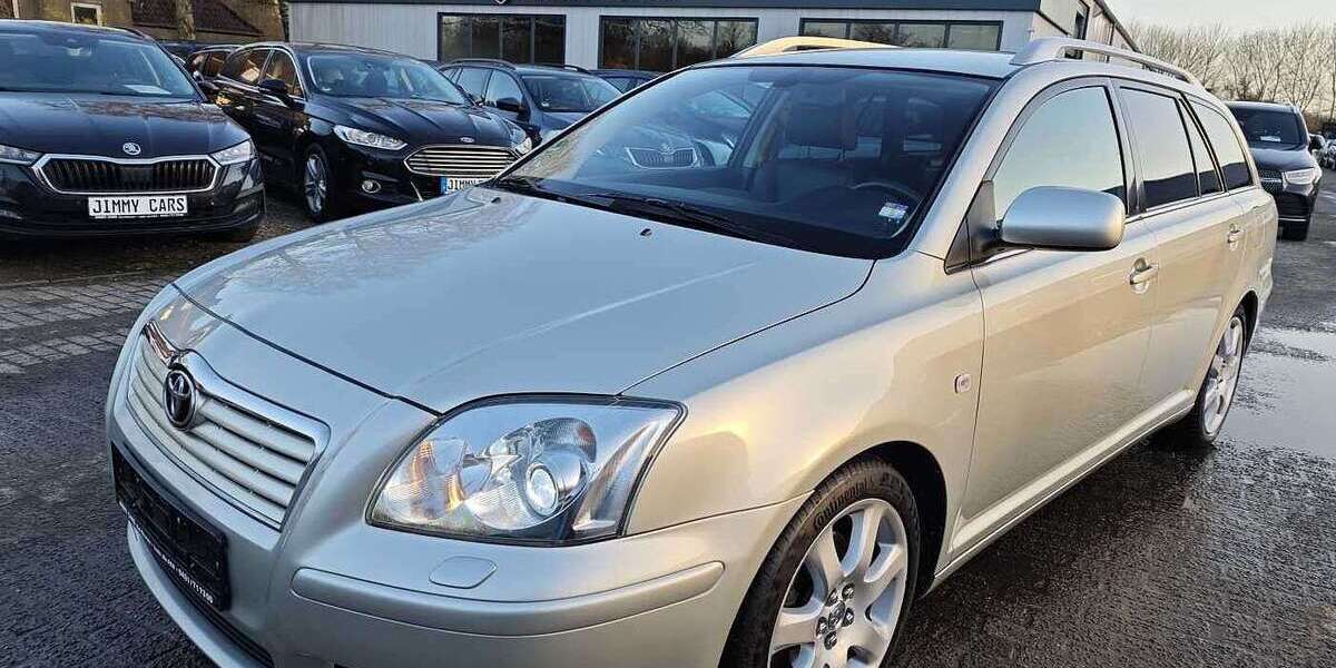 Toyota Avensis 128.000 km 4.999 &euro; Kiel 24145