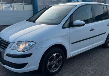 VW Touran 145.300 km 5.700 &euro; Büdelsdorf 24782