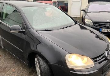 VW Golf 304.818 km 2.980 &euro; Neumünster 24537