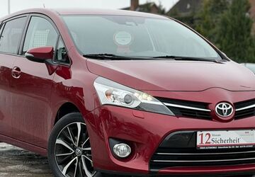 Toyota Verso 114.000 km 13.499 &euro; Kiel OT Suchsdorf 24107