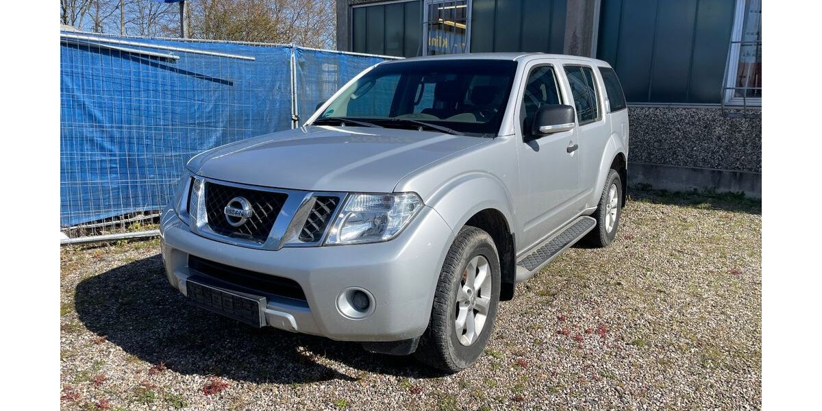 Nissan Pathfinder 228.000 km 6.950 &euro; Kiel 24113