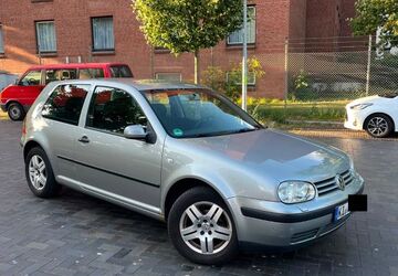 VW Golf 307.000 km 880 &euro; Kiel 24106