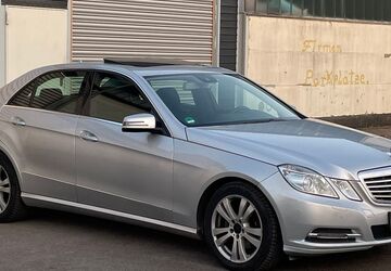 Mercedes-Benz E 220 181.000 km 11.500 &euro; Neumünster 24539