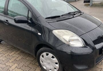 Toyota Yaris 300.000 km 3.150 &euro; Kiel 24113
