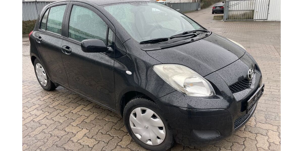 Toyota Yaris 300.000 km 3.150 &euro; Kiel 24113