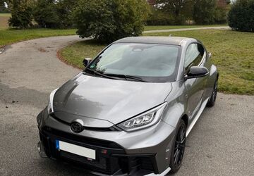 Toyota Yaris 16.000 km 44.400 &euro; Neumünster 24534